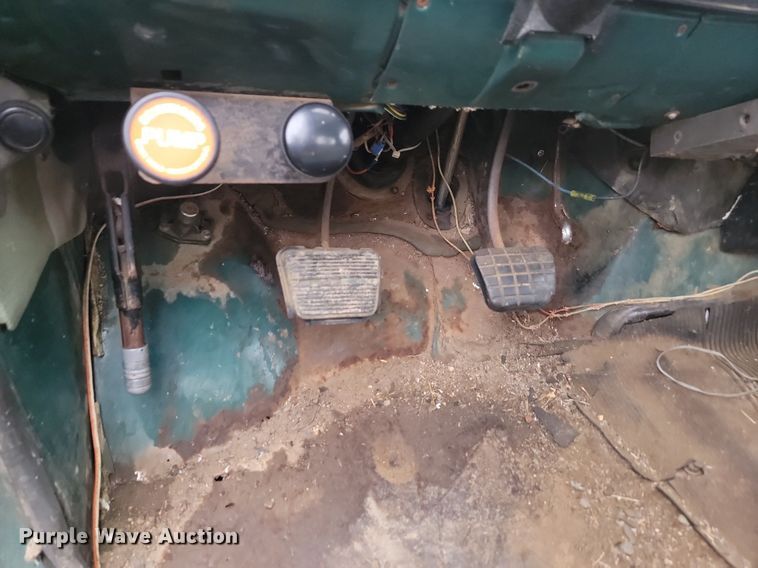 image for item JG9696 1975  Chevrolet CE619  dump flatbed truck