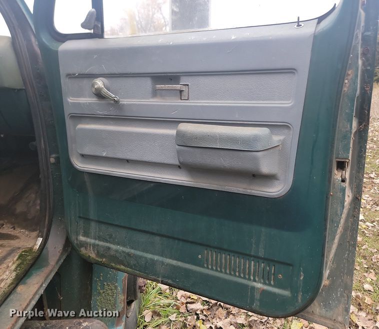 image for item JG9696 1975  Chevrolet CE619  dump flatbed truck