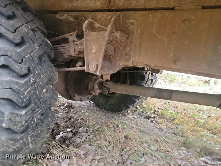 image for item JG9696 1975  Chevrolet CE619  dump flatbed truck