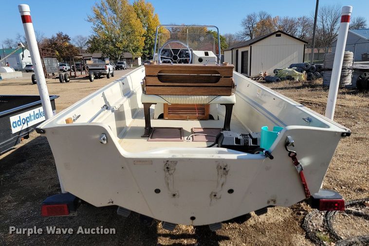 image for item JG9700 Boston Whaler  boat