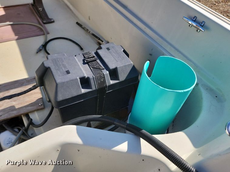 image for item JG9700 Boston Whaler  boat