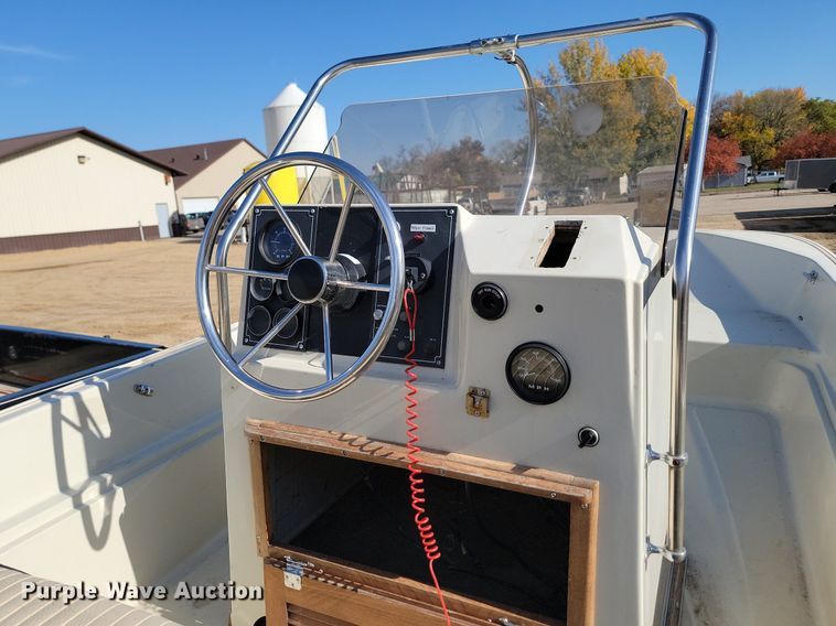 image for item JG9700 Boston Whaler  boat