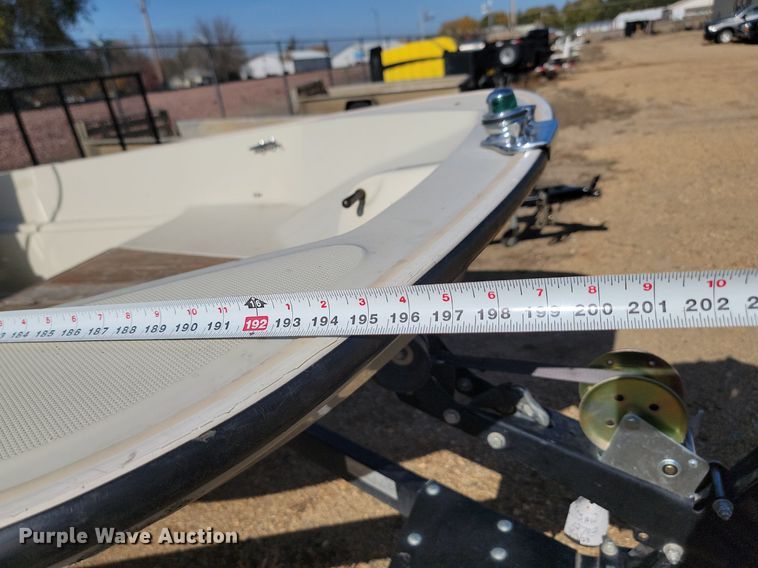 image for item JG9700 Boston Whaler  boat