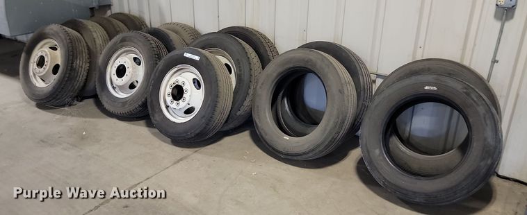 image for item JG9718 (15) tires and wheels