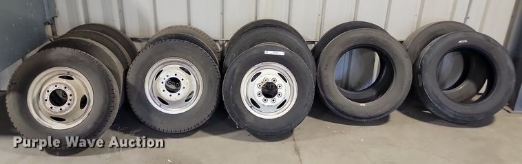 image for item JG9718 (15) tires and wheels