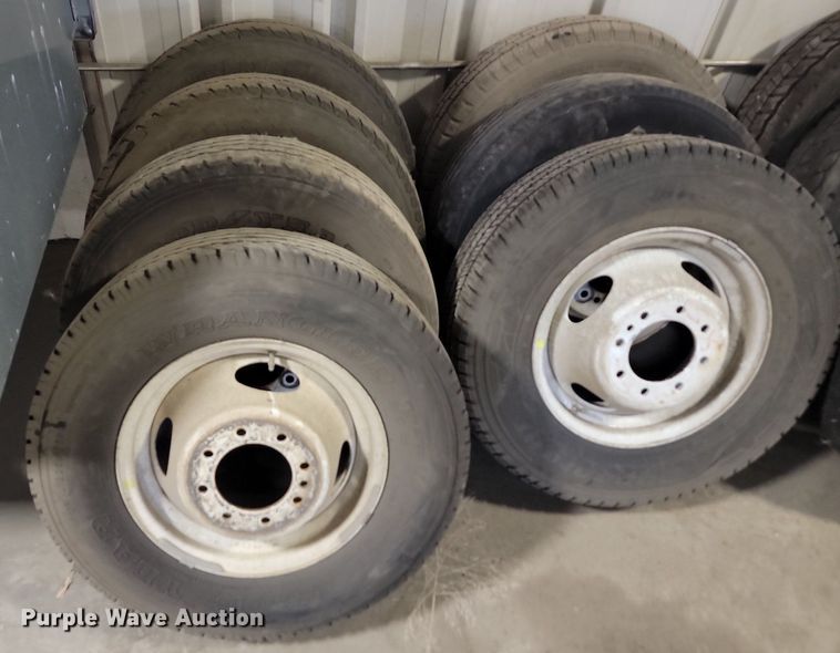 image for item JG9718 (15) tires and wheels