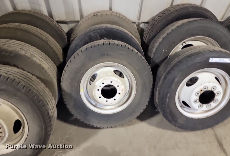 image for item JG9718 (15) tires and wheels