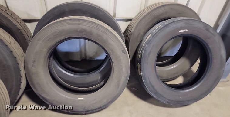 image for item JG9718 (15) tires and wheels