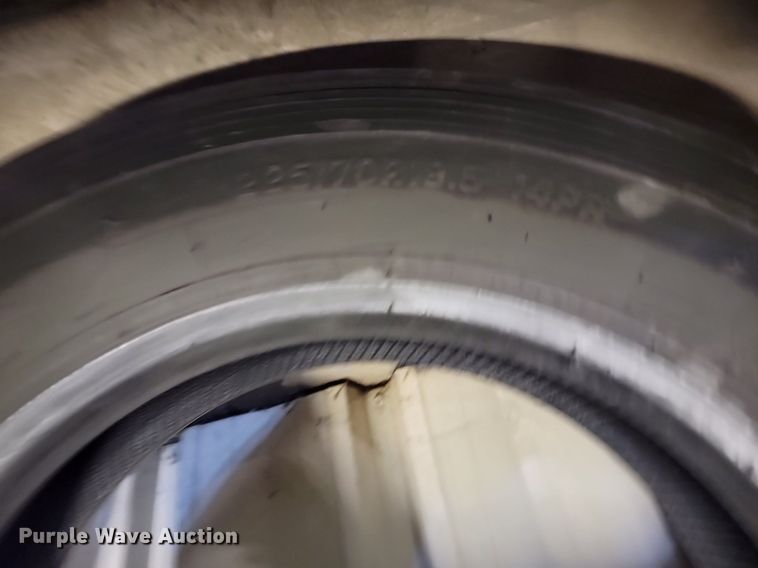 image for item JG9718 (15) tires and wheels