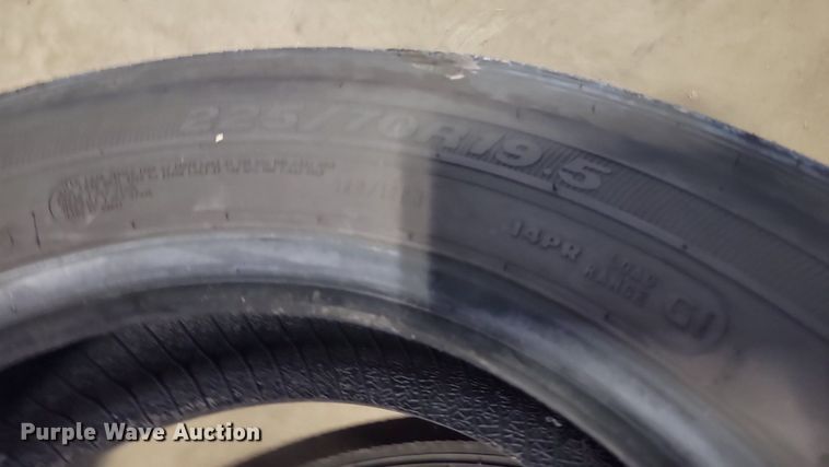 image for item JG9718 (15) tires and wheels