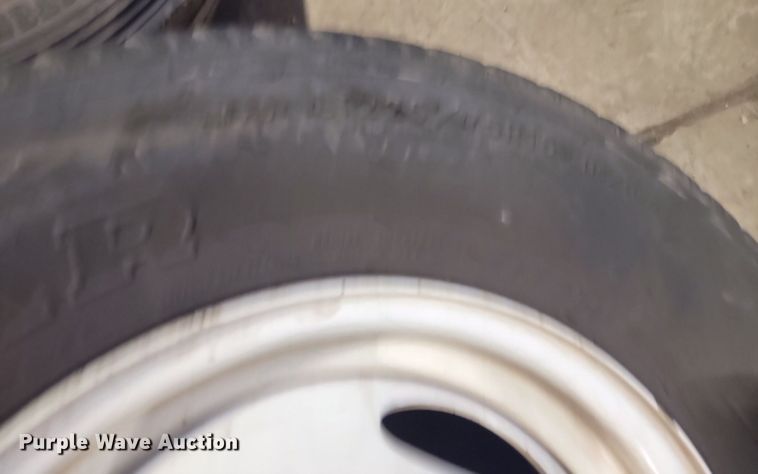 image for item JG9718 (15) tires and wheels