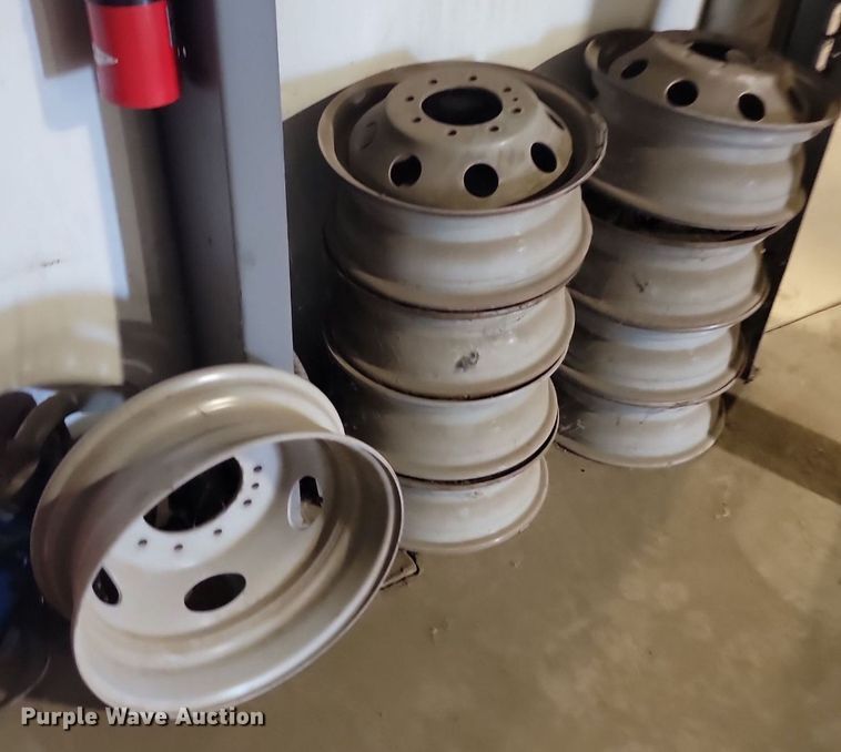 image for item JG9718 (15) tires and wheels