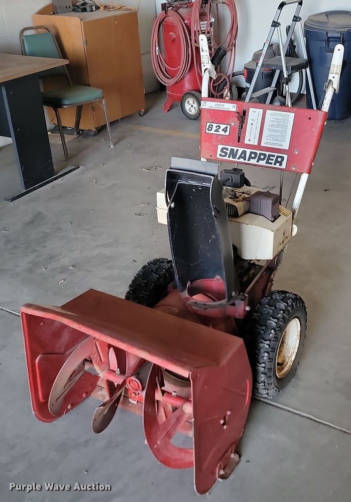 image for item JG9723 Snapper 8242  snow blower