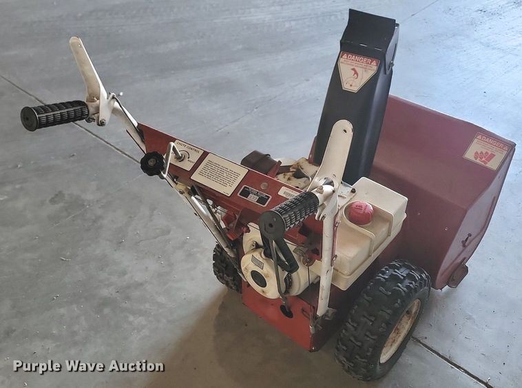 image for item JG9723 Snapper 8242  snow blower