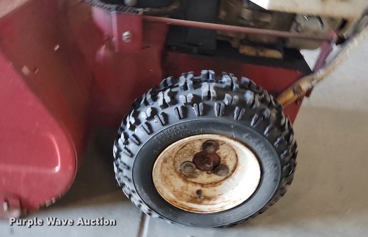 image for item JG9723 Snapper 8242  snow blower