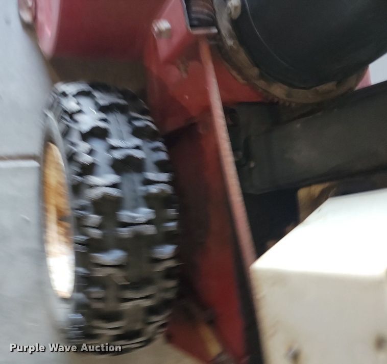 image for item JG9723 Snapper 8242  snow blower