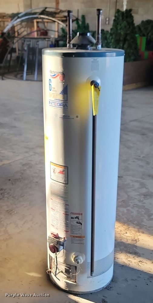 image for item JG9726 Hot water heater