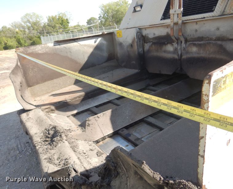 image for item KD9182 1997 Cedarapids CR461  paver