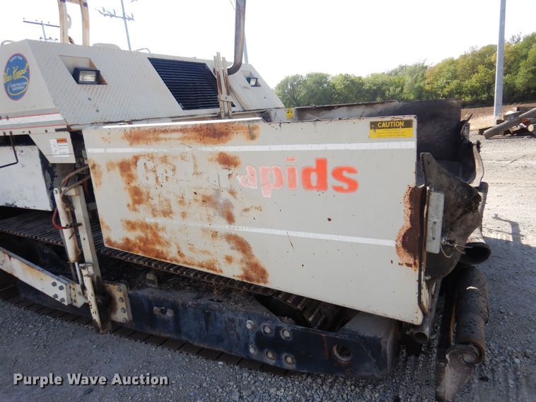 image for item KD9182 1997 Cedarapids CR461  paver