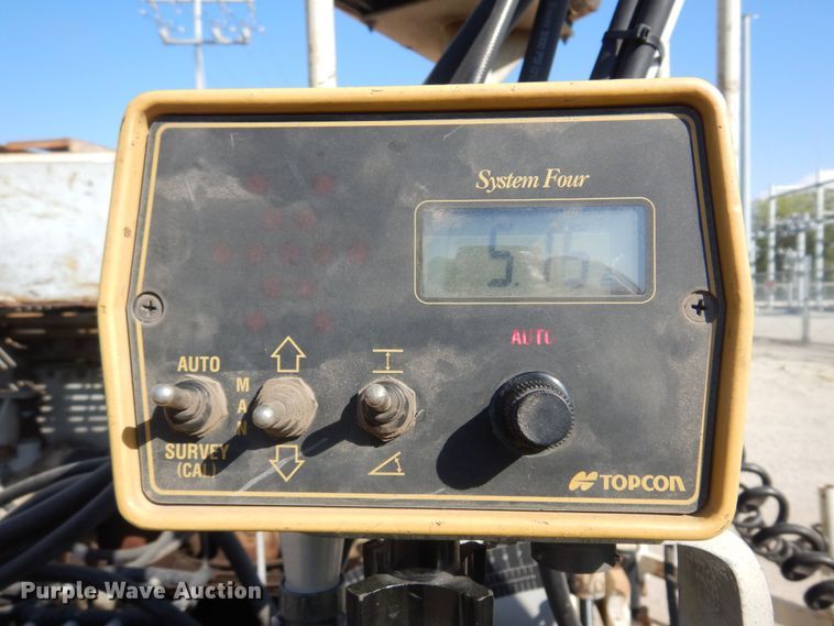 image for item KD9182 1997 Cedarapids CR461  paver