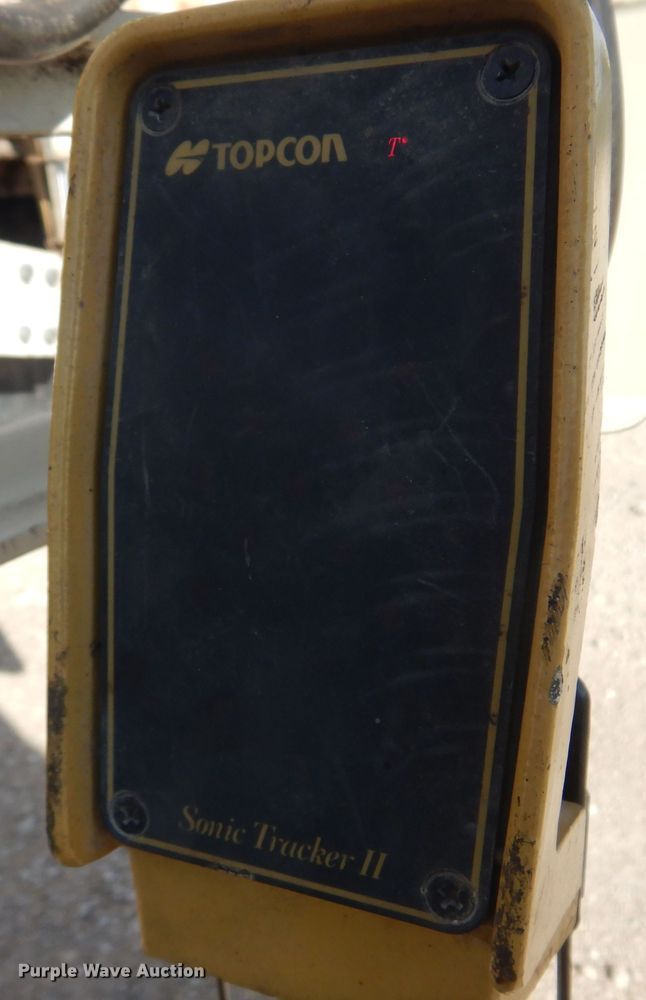 image for item KD9182 1997 Cedarapids CR461  paver