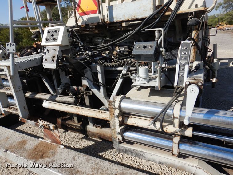 image for item KD9182 1997 Cedarapids CR461  paver