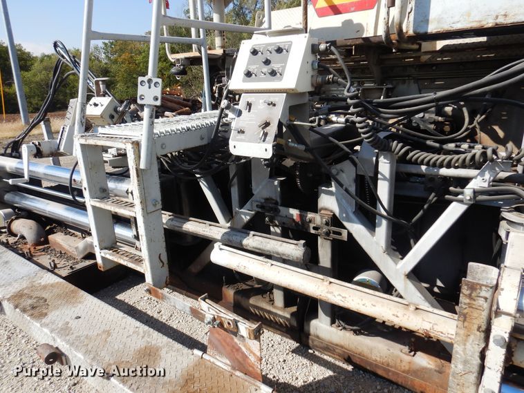 image for item KD9182 1997 Cedarapids CR461  paver