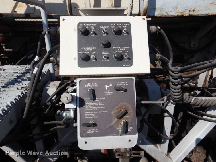 image for item KD9182 1997 Cedarapids CR461  paver