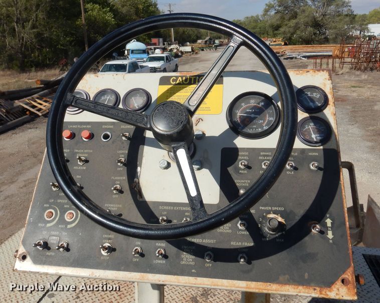 image for item KD9182 1997 Cedarapids CR461  paver