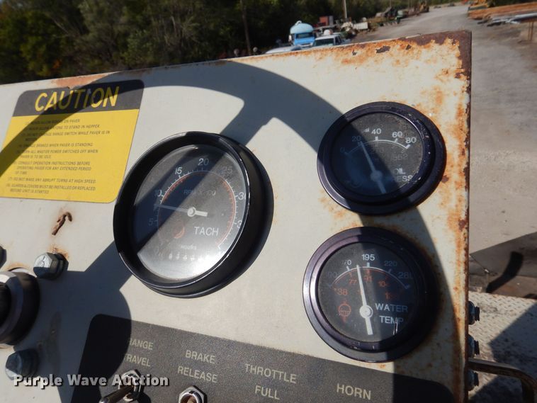 image for item KD9182 1997 Cedarapids CR461  paver