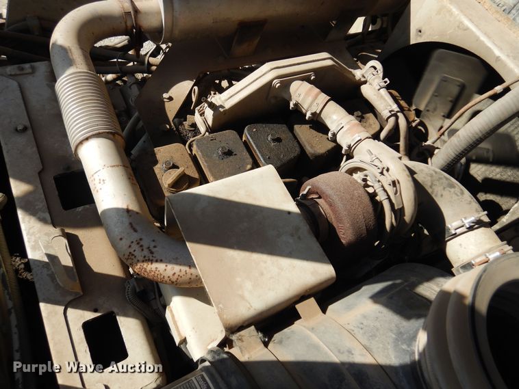 image for item KD9182 1997 Cedarapids CR461  paver