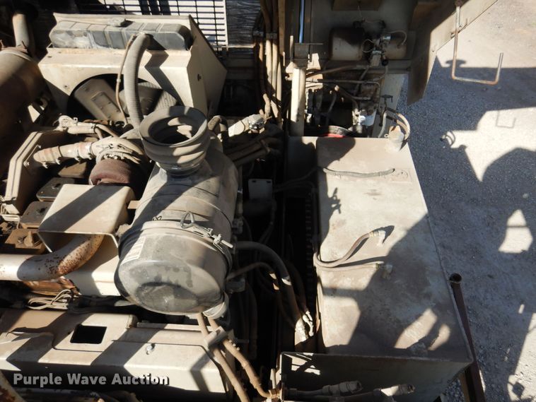 image for item KD9182 1997 Cedarapids CR461  paver