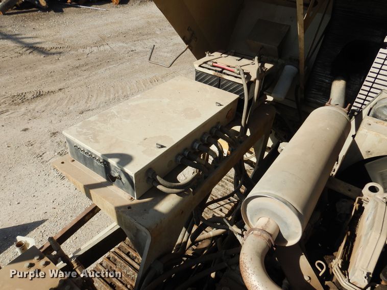 image for item KD9182 1997 Cedarapids CR461  paver