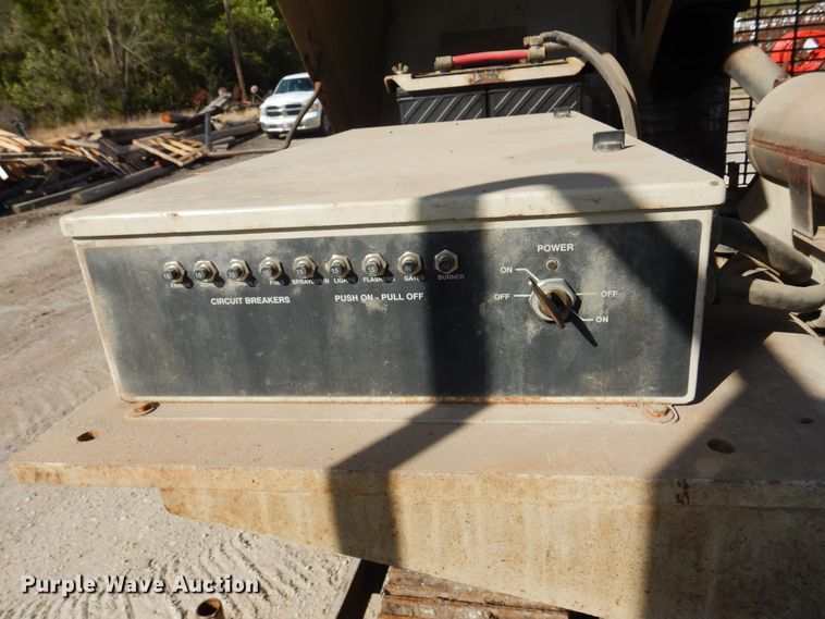 image for item KD9182 1997 Cedarapids CR461  paver