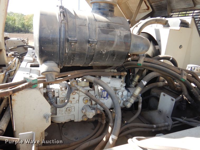 image for item KD9182 1997 Cedarapids CR461  paver