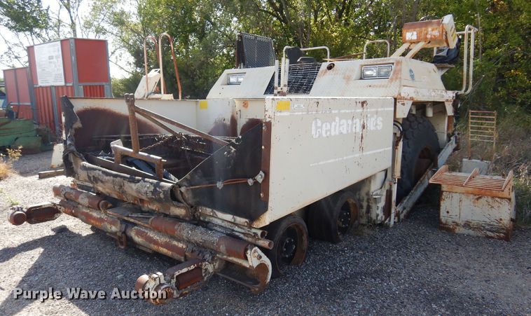 image for item KD9184 1989 Cedarapids CR451  paver