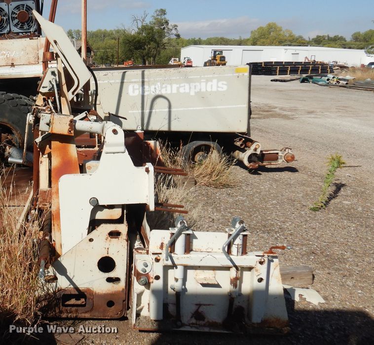 image for item KD9184 1989 Cedarapids CR451  paver