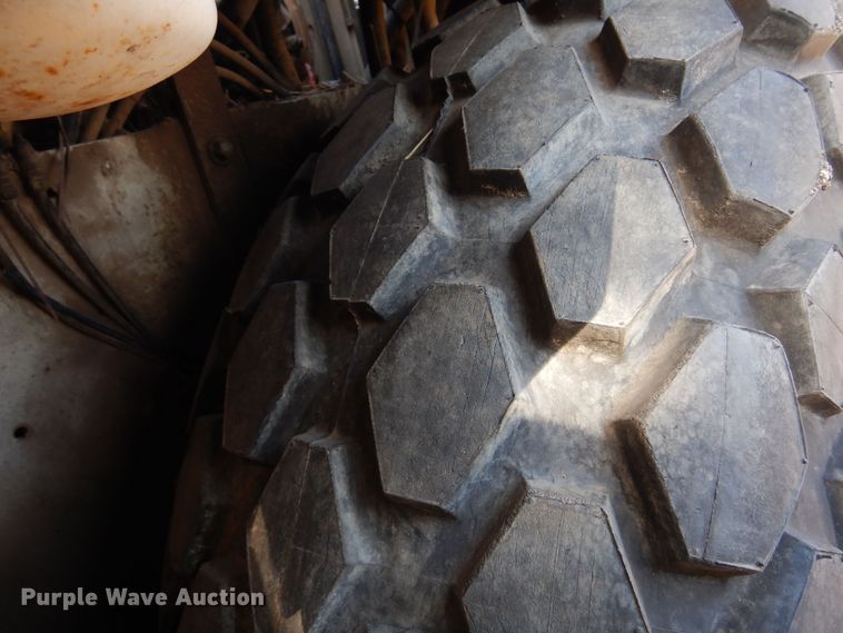 image for item KD9184 1989 Cedarapids CR451  paver