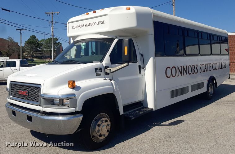 image for item KD9225 2006 GMC C5500  shuttle bus