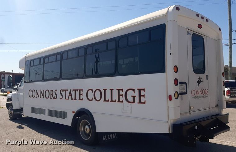 image for item KD9225 2006 GMC C5500  shuttle bus