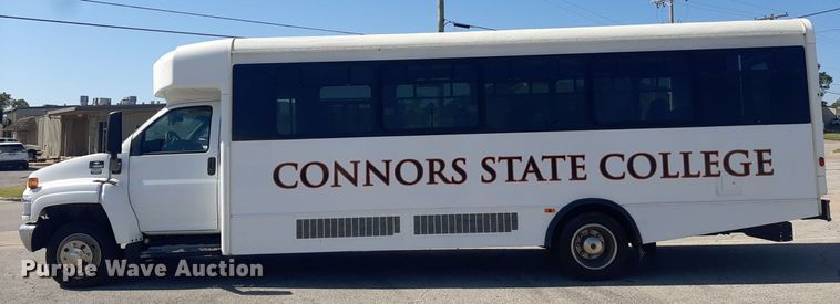 image for item KD9225 2006 GMC C5500  shuttle bus