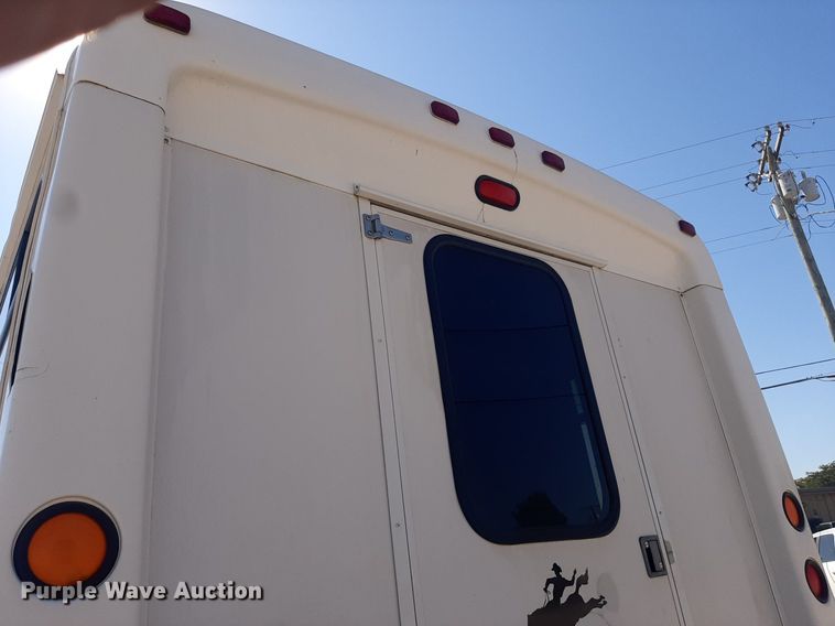 image for item KD9225 2006 GMC C5500  shuttle bus