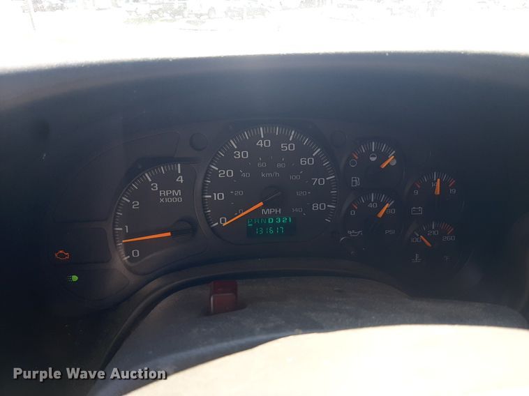 image for item KD9225 2006 GMC C5500  shuttle bus