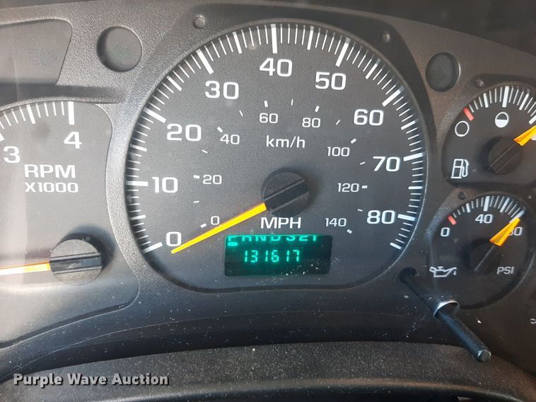 image for item KD9225 2006 GMC C5500  shuttle bus