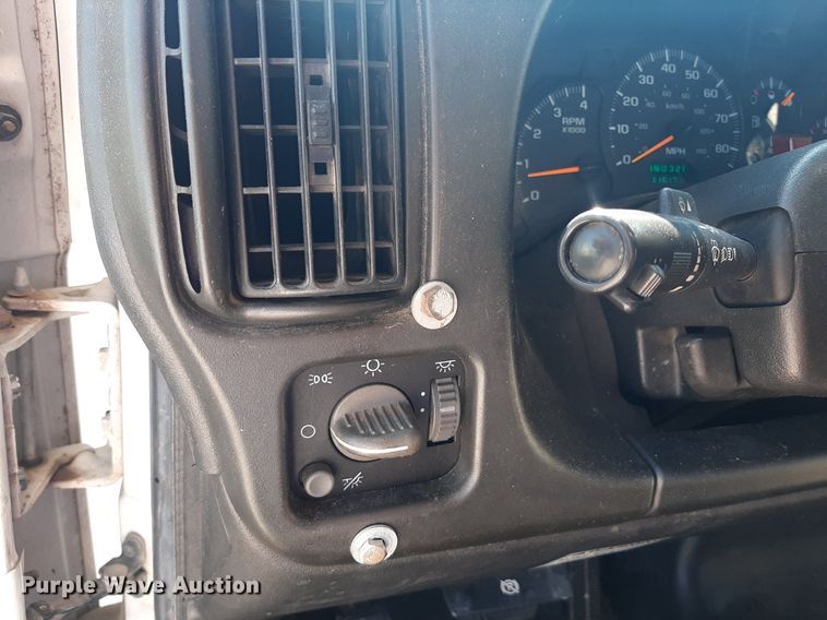 image for item KD9225 2006 GMC C5500  shuttle bus