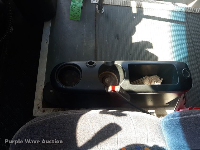 image for item KD9225 2006 GMC C5500  shuttle bus