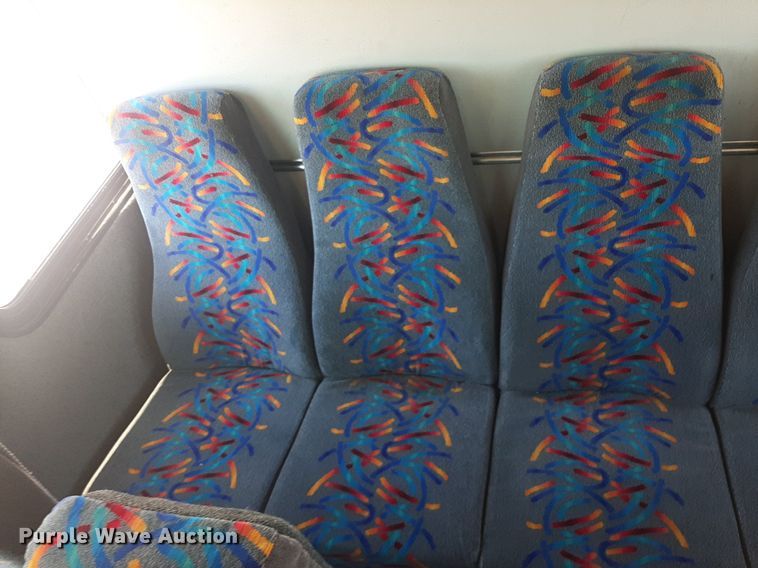 image for item KD9225 2006 GMC C5500  shuttle bus