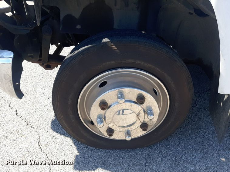 image for item KD9225 2006 GMC C5500  shuttle bus