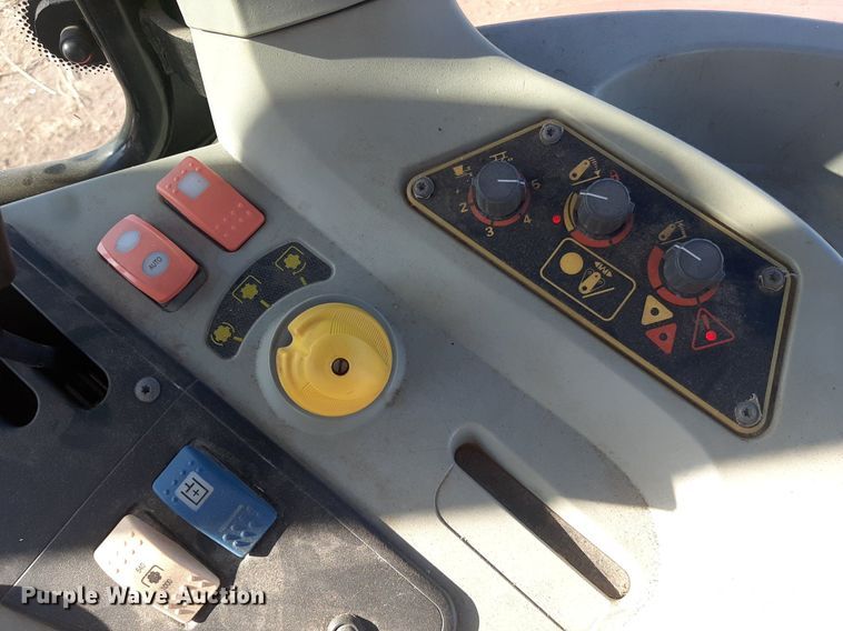 image for item KD9233 2005 Massey Ferguson 5460  MFWD tractor