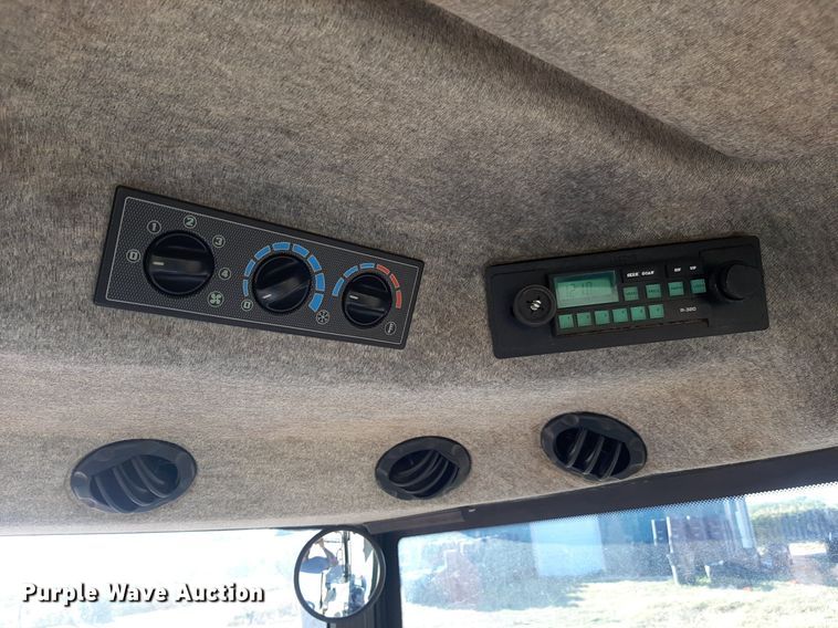 image for item KD9233 2005 Massey Ferguson 5460  MFWD tractor